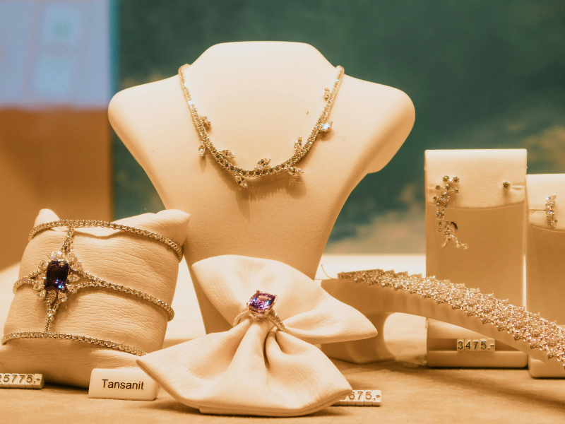 Trends in Minimalist Jewellery You Need to Know in 2026