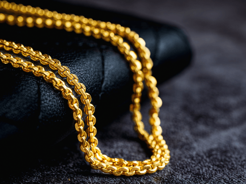 Why 18K Gold Necklaces Are the New Must-Have Luxury Jewellery Trend in the UK